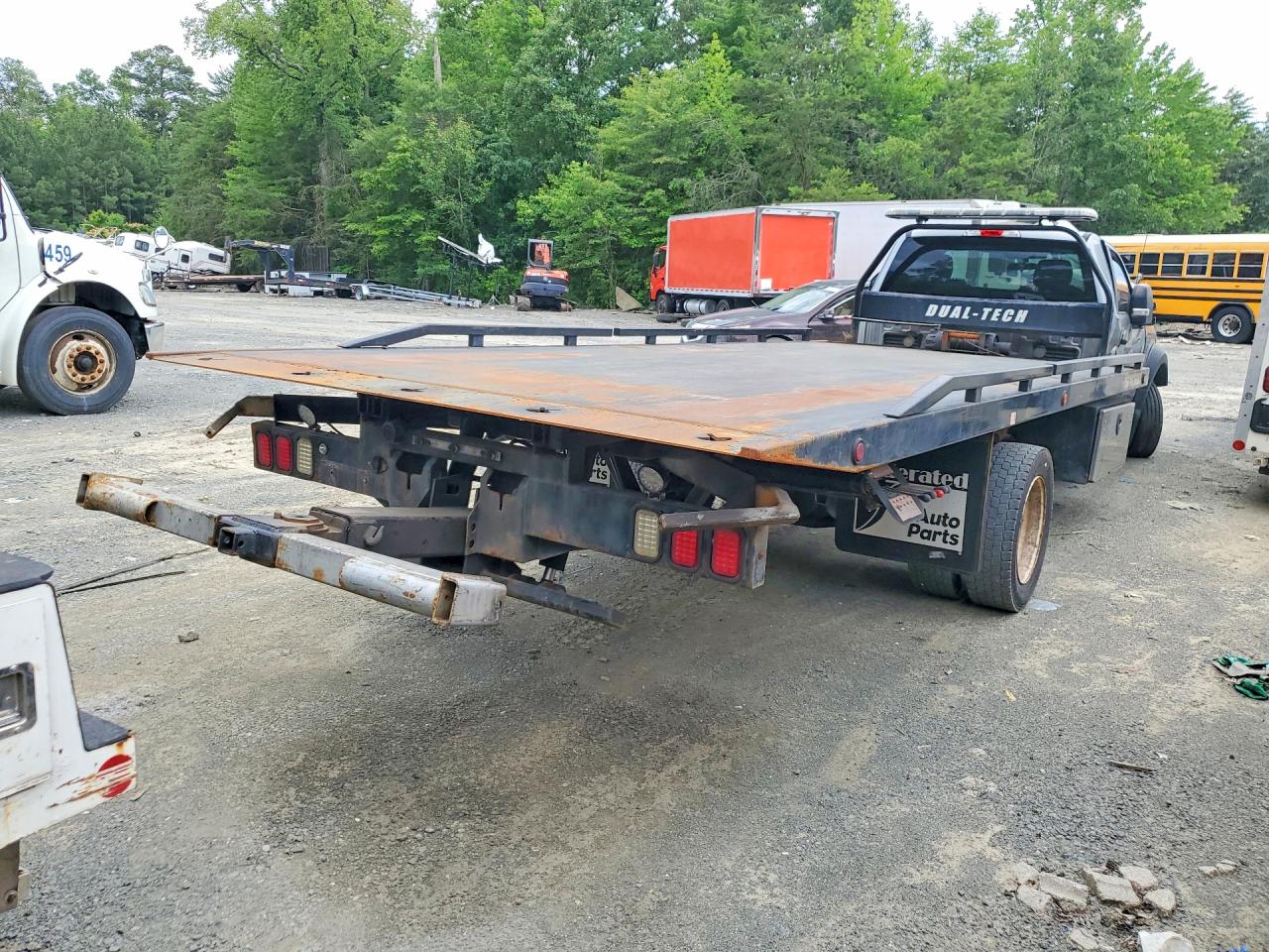 2022 Ford F-550 Super Duty VIN 1FDUF5GN4NDA13103 COPART salvage auction — Side, MD - CERT OF SALVAGE > 75% DAMAGE, sold $16,700 on 2026-08-07 (photo 3)