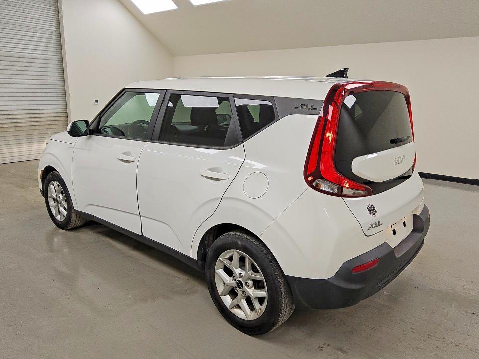 2022 Kia Soul VIN KNDJ23AU6N7165292 COPART salvage auction — MINOR DENT/SCRATCHES, Tx - Certificate Of Title, sold $4,300 on 2026-07-21 (photo 2)