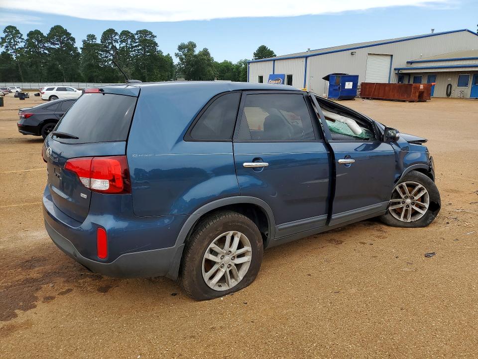 2015 Kia VIN 5XYKT3A65FG555775 COPART salvage auction — ROLLOVER, TX - CERTIFICATE OF TITLE, sold $700 on 2026-07-20 (photo 3)