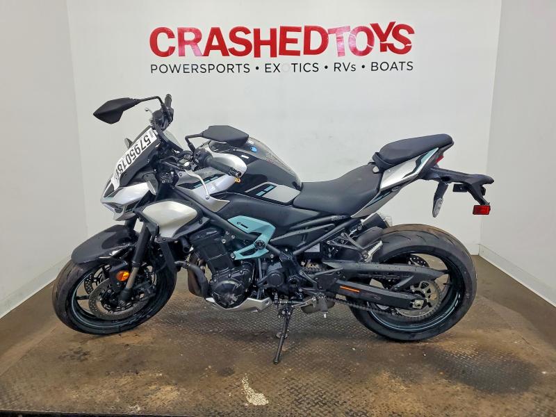2025 Kawasaki Zr VIN ML5ZRDS14SDA01705 COPART salvage auction — VANDALISM, MN - CERT OF TITLE-PRIOR SALVAGE, sold $2,050 on 2026-07-30 (photo 3)