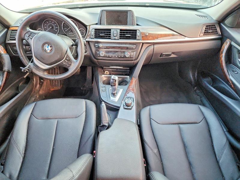 2014 BMW 3er VIN WBA3D5C57EKX96230 COPART salvage auction — NORMAL WEAR, IN - CERTIFICATE OF TITLE, sold $525 on 2026-07-30 (photo 8)