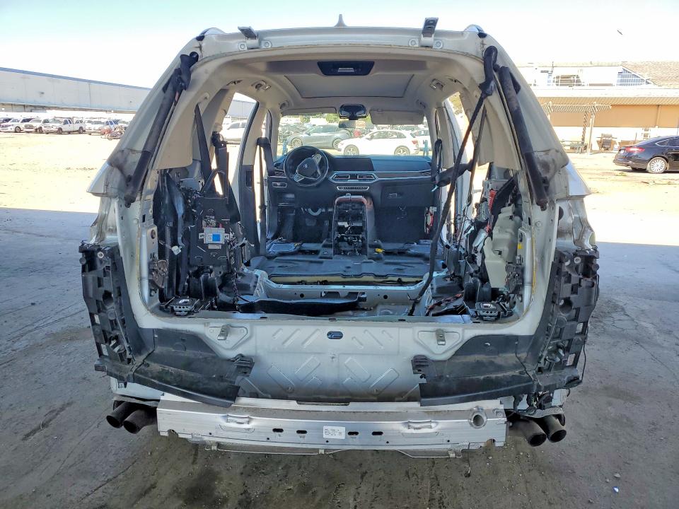 2019 BMW X7 VIN 5UXCX4C51KLS38382 COPART salvage auction — VANDALISM, CA - SALVAGE CERTIFICATE, sold $9,900 on 2026-07-07 (photo 6)
