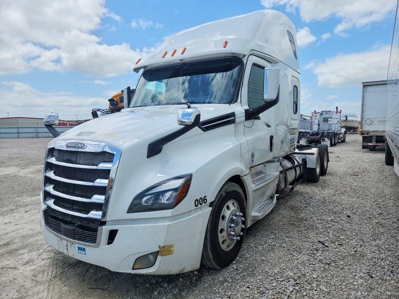 2019 Freightliner Cascadia 126 VIN 3AKJHHDR9KSKD3485 COPART salvage auction — SIDE, TX - SALVAGE VEHICLE TITLE, sold $9,500 on 2026-07-23 (photo 2)