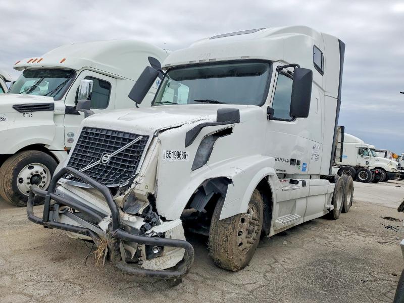 2015 Volvo VIN 4V4NC9TG9FN916024 COPART salvage auction — FRONT END, Il - Salvage Certificate, sold $3,250 on 2026-07-09 (photo 2)