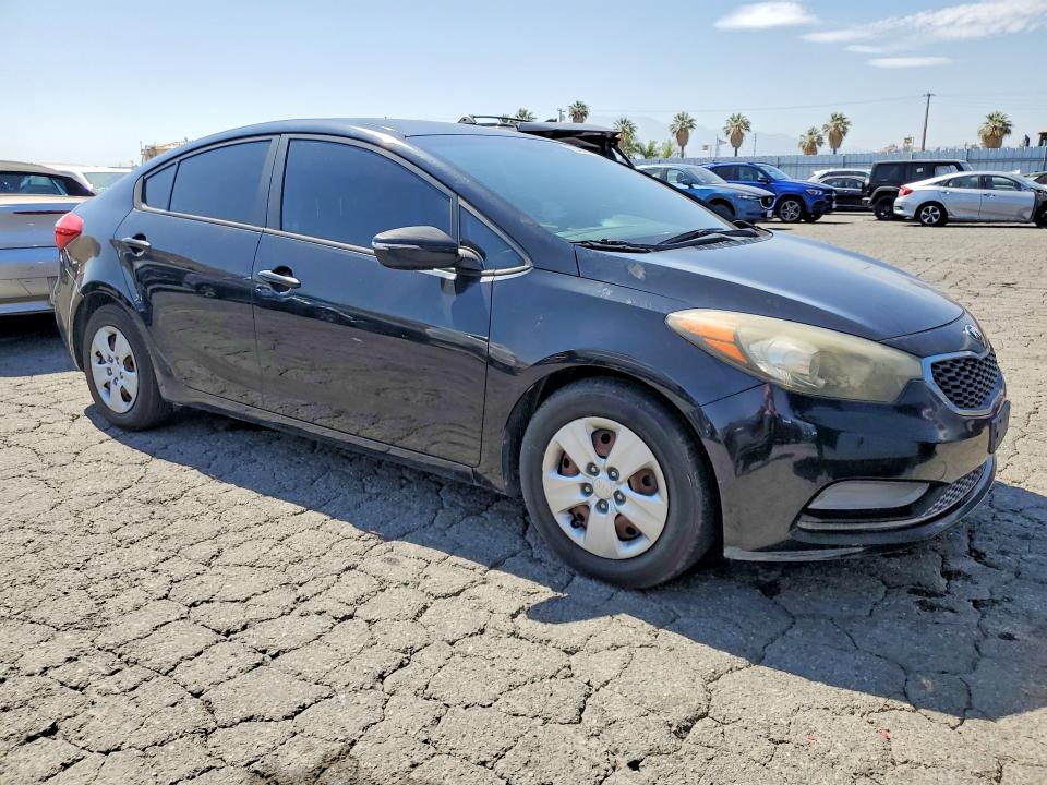 2015 Kia Forte VIN KNAFX4A6XF5422110 COPART salvage auction — MINOR DENT/SCRATCHES, Ca - App For Dup Clean Or Ac, sold $1,400 on 2026-07-25 (photo 4)