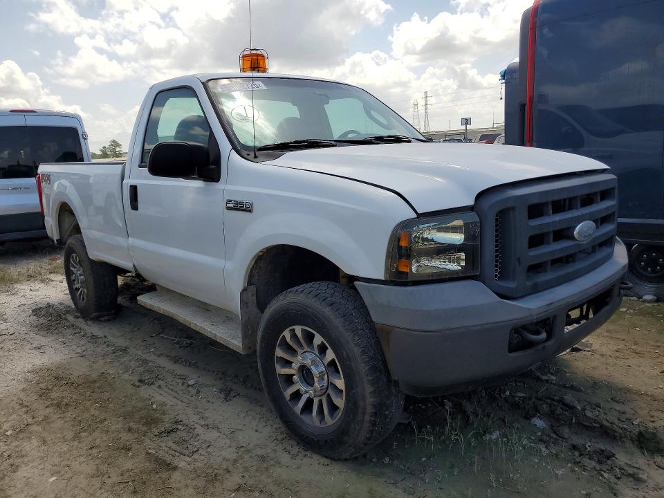 2005 Ford F-350 VIN 1FTWF31505ED06811 COPART salvage auction — MINOR DENT/SCRATCHES, VA - CERTIFICATE OF TITLE, sold $1,250 on 2026-07-02 (photo 4)