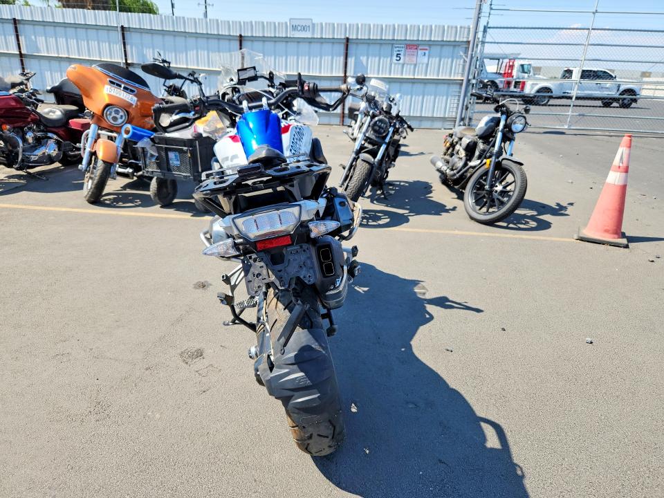 2019 BMW VIN WB10J9303KZH99204 COPART salvage auction — FRONT END, Ca - Salvage Certificate, sold $8,200 on 2026-07-09 (photo 4)