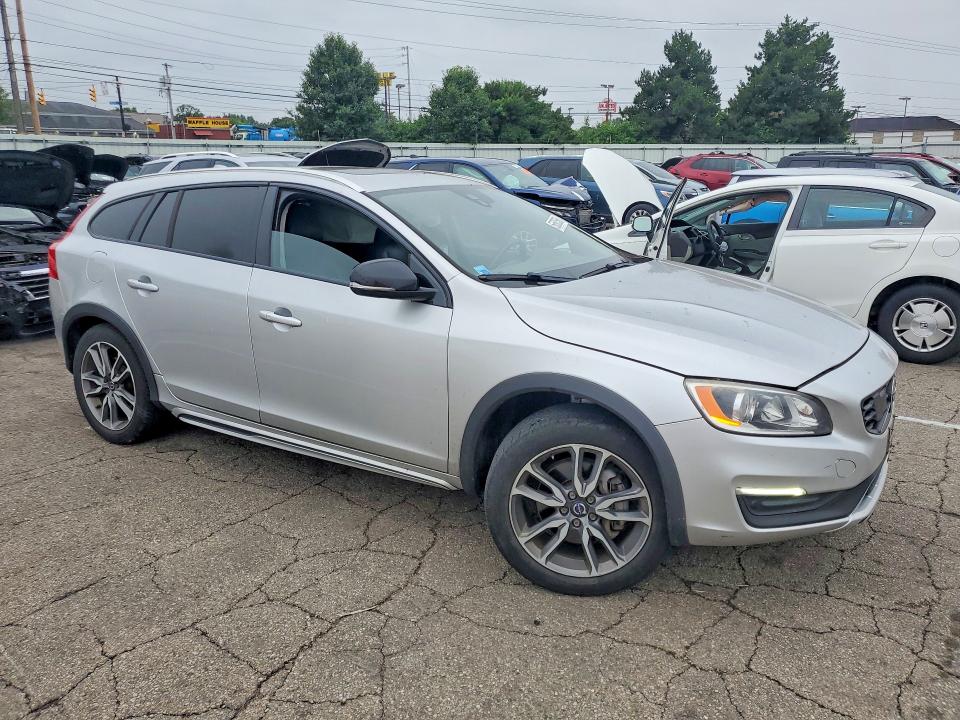 2018 Volvo V60 VIN YV440MWK6J2052396 COPART salvage auction — SIDE, Oh - Cert Of Title-Salvage, sold $3,600 on 2026-07-08 (photo 4)