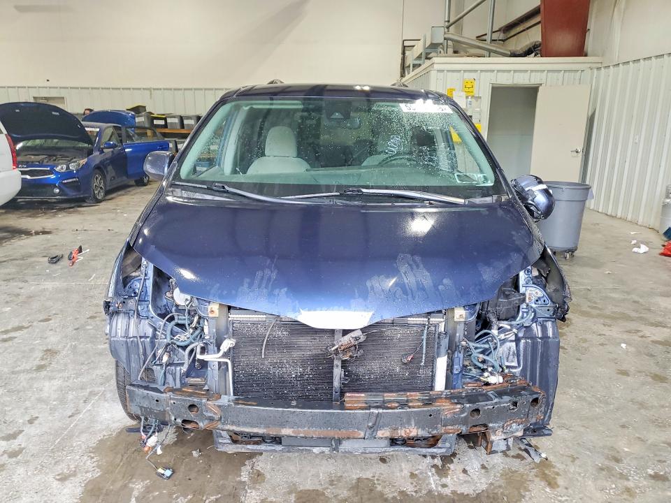 2018 Toyota Sienna VIN 5TDKZ3DC1JS960012 COPART salvage auction — FRONT END, Ny - Mv-907A Salvage Certificate, sold $1,800 on 2026-07-29 (photo 5)