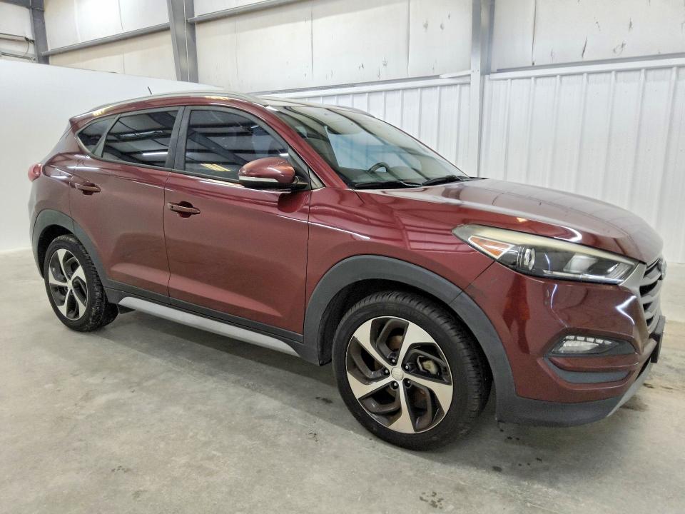 2017 Hyundai Tucson VIN KM8J33A22HU472116 COPART salvage auction — MINOR DENT/SCRATCHES, TX - CERTIFICATE OF TITLE, sold $650 on 2026-07-14 (photo 4)
