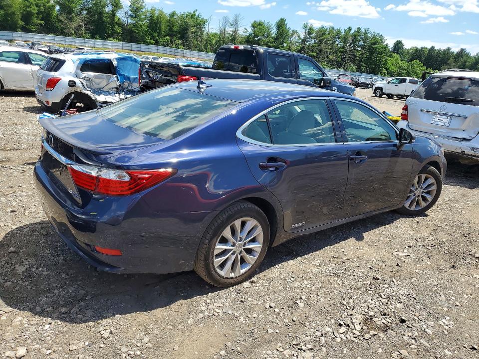 2013 Lexus VIN JTHBW1GG7D2038477 COPART salvage auction — MINOR DENT/SCRATCHES, Md - Certificate Of Title, sold $2,450 on 2026-07-09 (photo 3)
