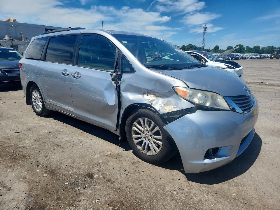 2015 Toyota Sienna VIN 5TDYK3DC0FS672147 COPART salvage auction — FRONT END, Va - Cert Of Title - Salvage, sold $1,250 on 2026-07-08 (photo 4)