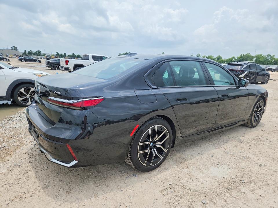 2023 BMW 7 series VIN WBA23EH00PCM21708 COPART salvage auction — WATER/FLOOD, Tx - Salvage Title-Flood Damage, sold $49,500 on 2026-07-28 (photo 3)