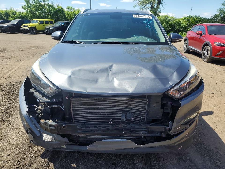 2017 Hyundai Tucson VIN KM8J3CA48HU491481 COPART salvage auction — FRONT END, Qc - Gravement Accidente, sold $5,700 on 2026-07-21 (photo 5)