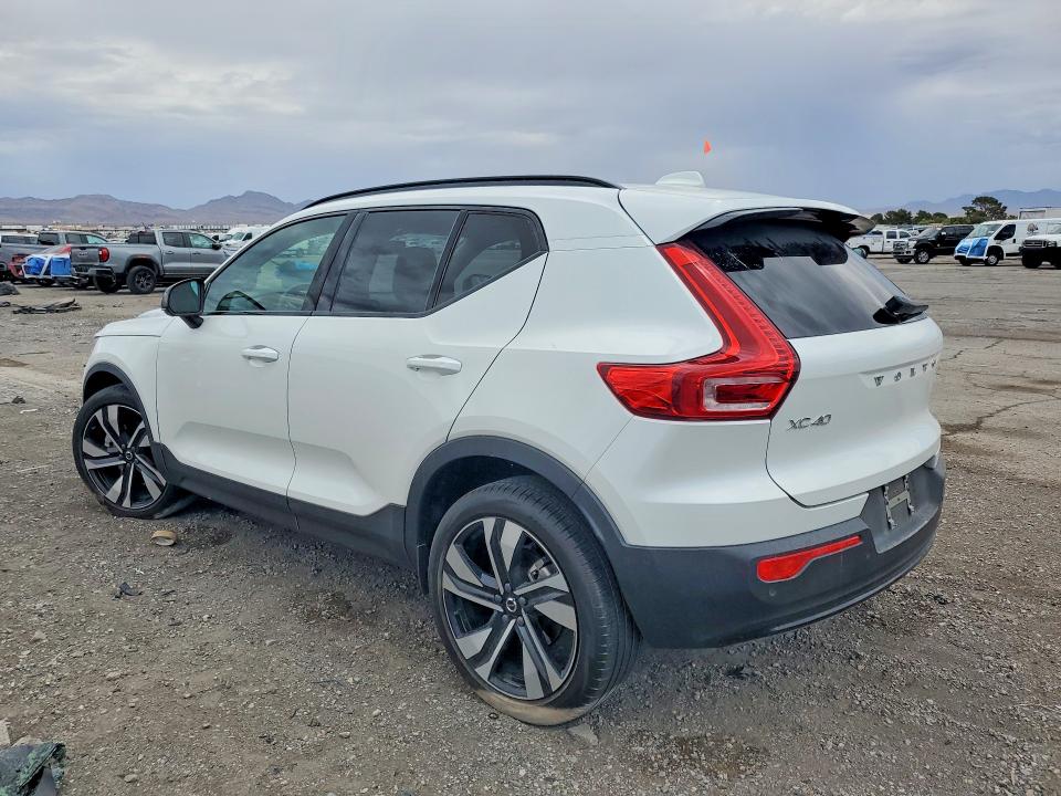 2024 Volvo Xc40 VIN YV4L12UM3R2229273 COPART salvage auction — FRONT END, Nv - Salvage Title, sold $200 on 2026-07-28 (photo 2)