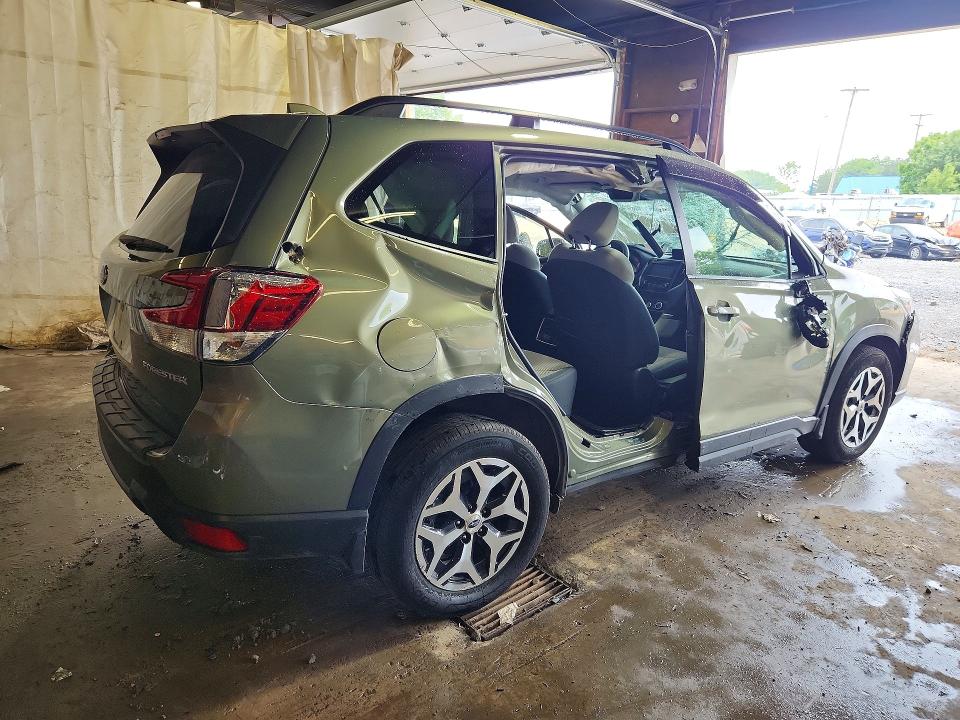 2020 Subaru Forester VIN JF2SKAJCXLH589468 COPART salvage auction — ROLLOVER, Pa - Certificate Of Salvage, sold $625 on 2026-07-23 (photo 3)