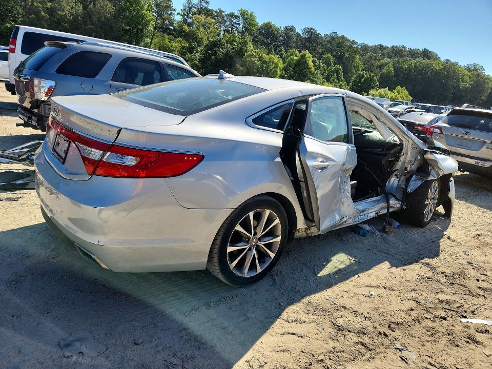 2015 Hyundai Azera VIN KMHFG4JG7FA469397 COPART salvage auction — SIDE, Md - Cert Of Salvage > 75% Damage, sold $1,350 on 2026-07-28 (photo 3)