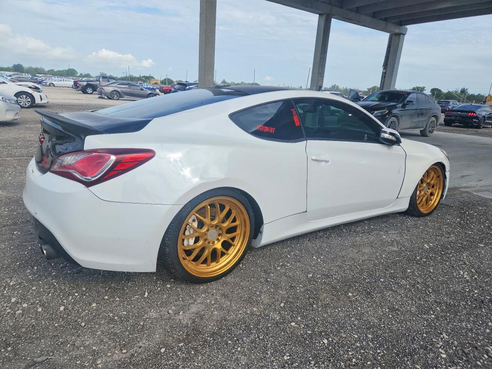 2014 Hyundai Genesis VIN KMHHU6KJXEU115491 COPART salvage auction — MINOR DENT/SCRATCHES, Mt - Cert Of Title-Rebuilt Salvage, sold $900 on 2026-07-07 (photo 3)