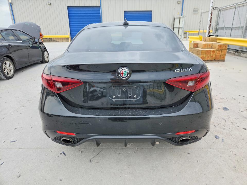 2018 Alfa romeo Giulia VIN ZARFAEBN8J7566189 COPART salvage auction — FRONT END, Tx - Salvage Vehicle Title, sold $2,100 on 2026-07-28 (photo 6)