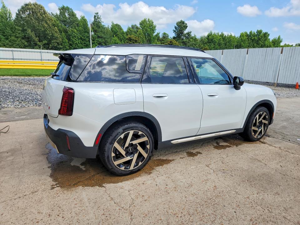 2025 Mini Countryman VIN WMZ23GA01S7S66659 COPART salvage auction — WATER/FLOOD, Tn - Salvage Cert-Water Damage, sold $16,700 on 2026-07-28 (photo 3)