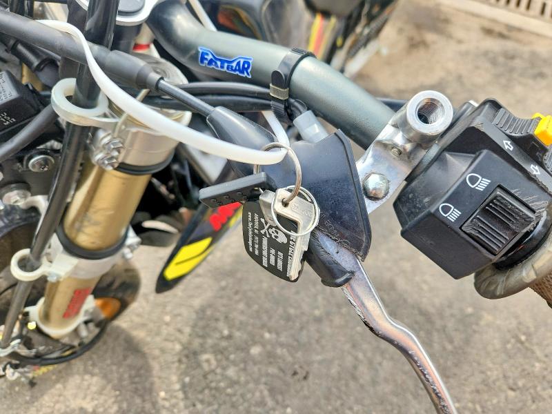 2018 Suzuki Dr-z VIN JS1SK44A8J2100764 COPART salvage auction — ROLLOVER, Nj - Cert Of Title-Salvage, sold $850 on 2026-07-24 (photo 8)