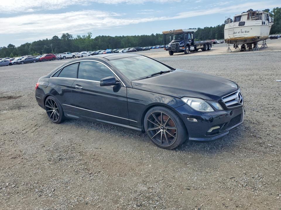 2011 Mercedes-benz E-klasse VIN WDDKJ7CB9BF065625 COPART salvage auction — WATER/FLOOD, Nc - Salvage Certificate Of Title, sold $575 on 2026-07-27 (photo 4)