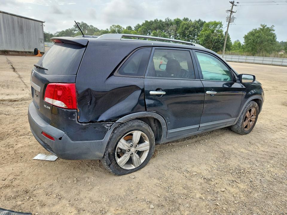 2013 Kia Sorento VIN 5XYKU3A24DG317987 COPART salvage auction — REAR END, La - Cert Of Title-Salvage, sold $1,300 on 2026-07-14 (photo 3)