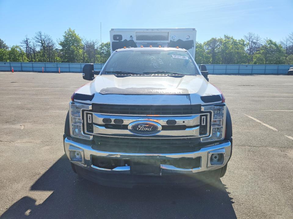2017 Ford F-550 super duty VIN 1FD0X5HT2HED73073 COPART salvage auction — MINOR DENT/SCRATCHES, Ny - Certificate Of Title, sold $6,200 on 2026-07-29 (photo 5)