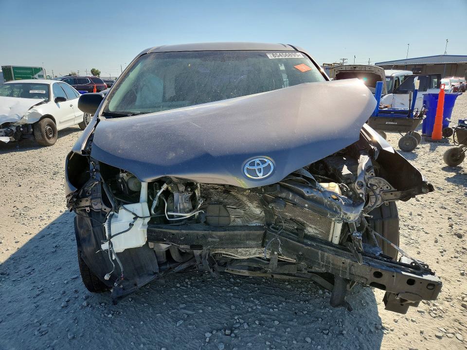 2016 Toyota Sienna VIN 5TDZK3DC1GS704593 COPART salvage auction — FRONT END, Co - Salvage Title, sold $275 on 2026-07-28 (photo 5)