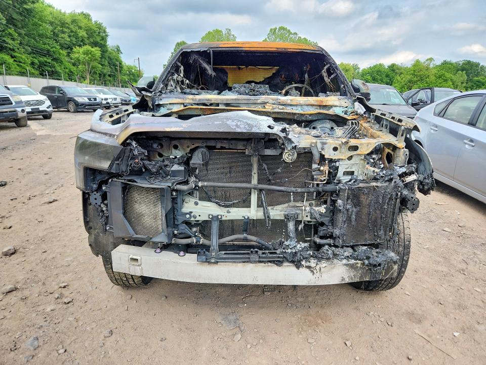 2022 Toyota Tundra VIN 5TFLA5DB1NX014295 COPART salvage auction — BURN, PA - CERTIFICATE OF SALVAGE, sold $7,000 on 2026-07-13 (photo 5)