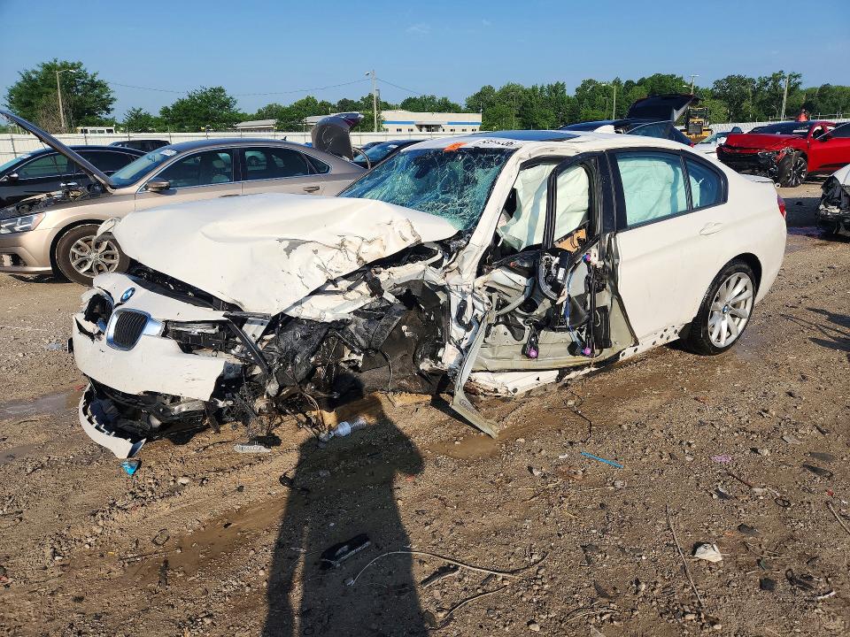 2018 BMW 3er VIN WBA8A3C56JA357524 COPART salvage auction — SIDE, Ky - Bill Of Sale/Part Only/No Titl, sold $100 on 2026-07-23 (photo 1)