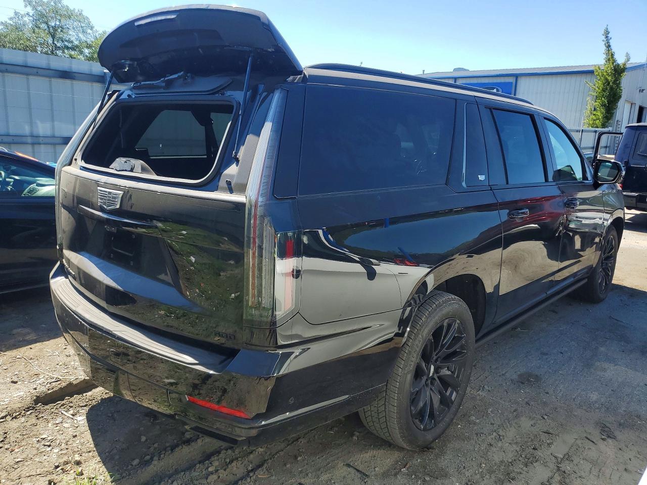 2025 Cadillac Escalade ESV VIN 1GYS9RRL7SR270819 COPART salvage auction — Rear End, GA - CERT OF TITLE-SALVAGE, sold $87,500 on 2026-06-30 (photo 3)