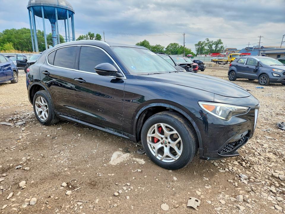 2019 Alfa romeo Stelvio VIN ZASPAKAN0K7C32245 COPART salvage auction — FRONT END, IL - CERTIFICATE OF TITLE, sold $400 on 2026-07-29 (photo 4)