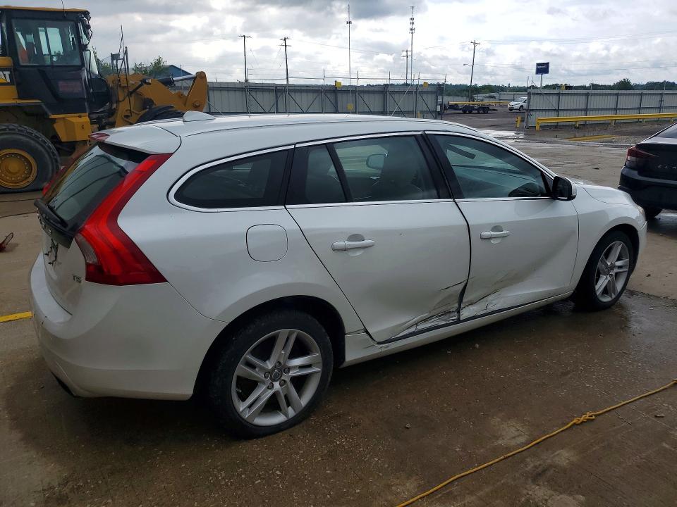 2015 Volvo VIN YV126MEB3F1208122 COPART salvage auction — SIDE, Ky - Cert Of Title-Salvage, sold $225 on 2026-07-22 (photo 3)