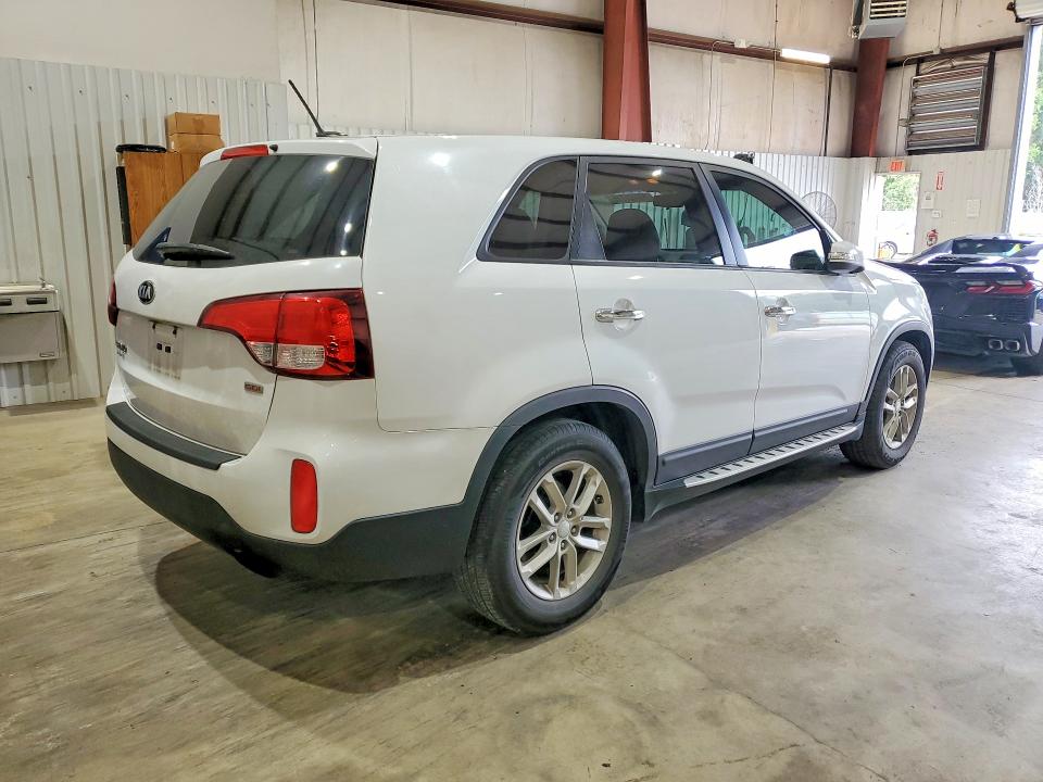 2015 Kia Sorento VIN 5XYKT3A64FG568923 COPART salvage auction — UNDERCARRIAGE, Tx - Certificate Of Title, sold $1,300 on 2026-07-20 (photo 3)