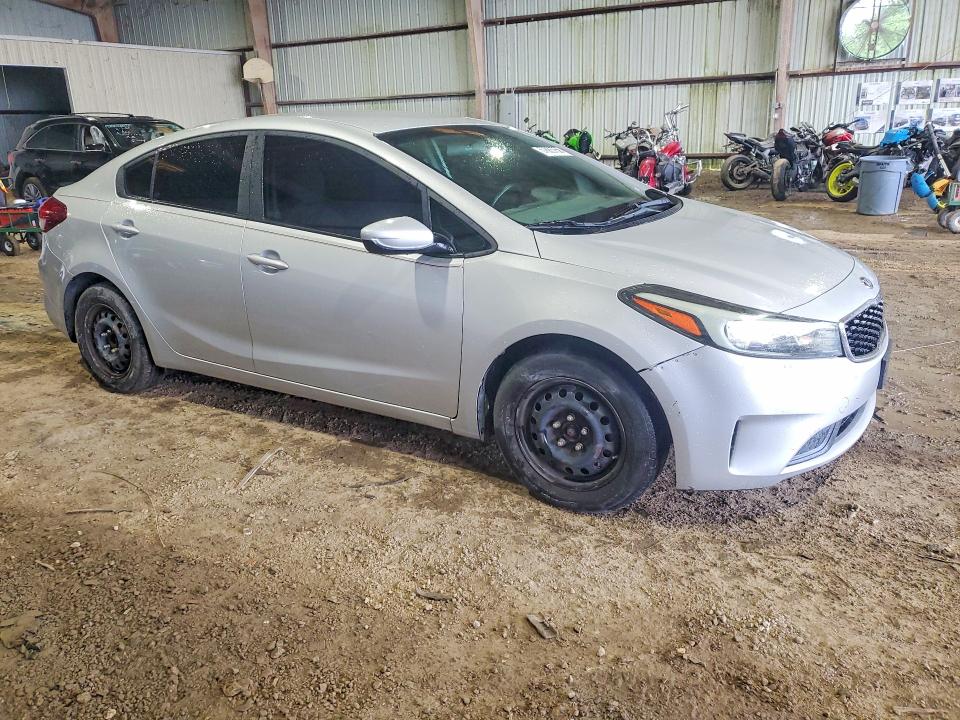 2018 Kia Forte VIN 3KPFK4A70JE209884 COPART salvage auction — MINOR DENT/SCRATCHES, Oh - Cert Of Title-Salvage (P), sold $5,700 on 2026-07-09 (photo 4)