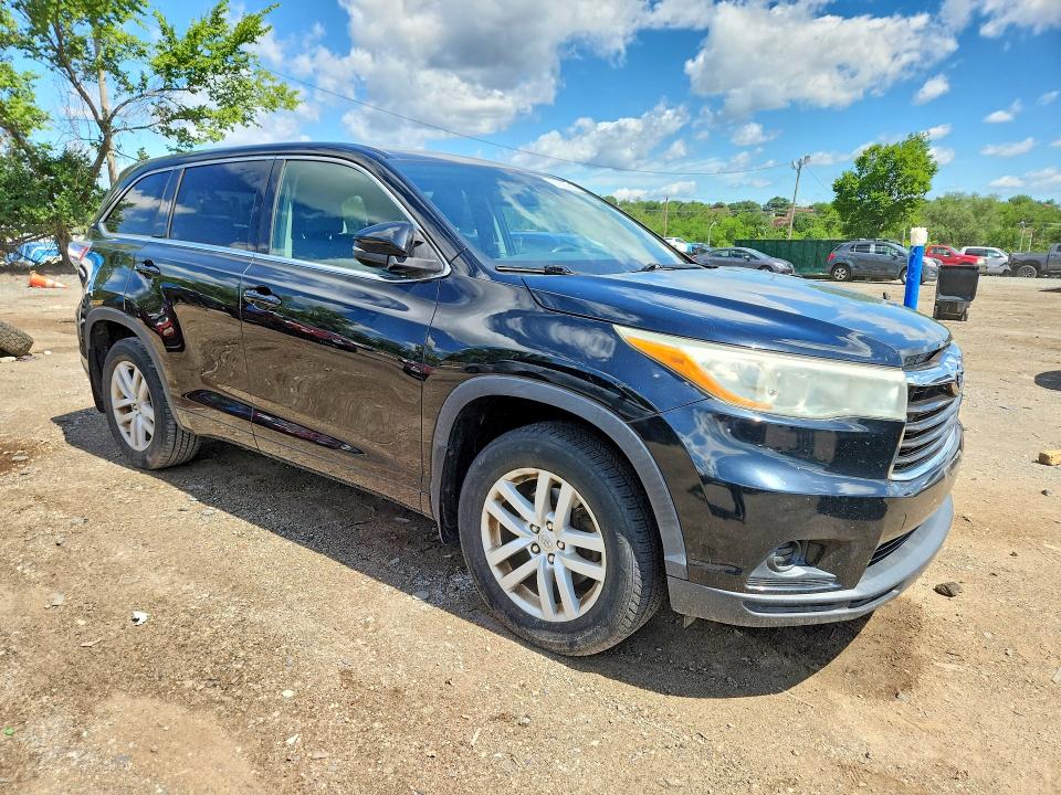 2015 Toyota Highlander VIN 5TDZARFH8FS011775 COPART salvage auction — MINOR DENT/SCRATCHES, Md - Certificate Of Title (P), sold $8,000 on 2026-07-09 (photo 4)