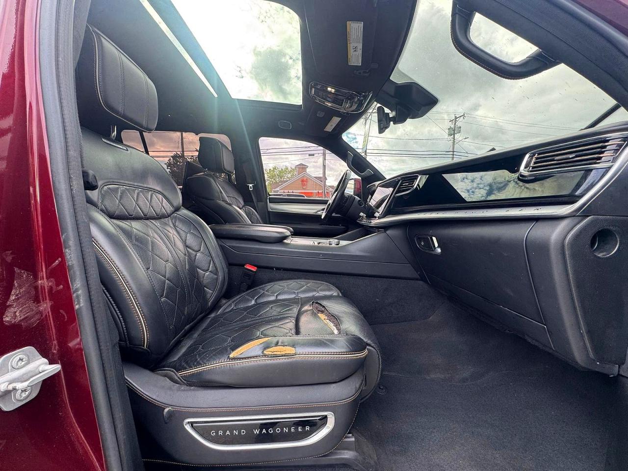 2022 Jeep Grand wago VIN 1C4SJVGJ2NS144713 COPART salvage auction — Normal Wear, Ct - Clean Title, sold $26,750 on 2026-07-10 (photo 5)