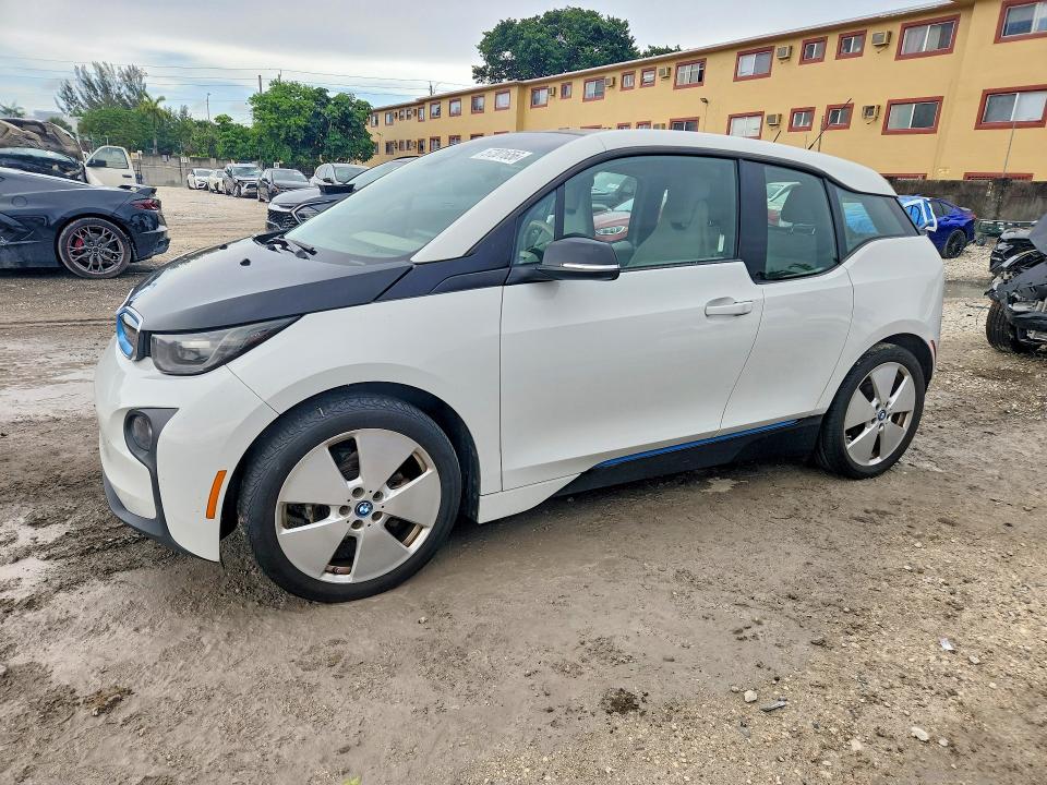 2016 BMW VIN WBY1Z4C52GV505879 COPART salvage auction — MINOR DENT/SCRATCHES, Fl - Cert Of Title Slvg Rebuildable, sold $300 on 2026-07-21 (photo 1)