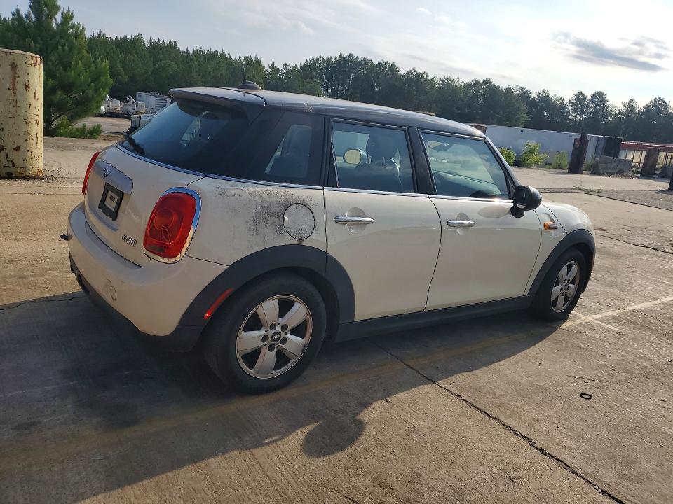 2015 Mini Cooper VIN WMWXS5C5XFT837582 COPART salvage auction — MINOR DENT/SCRATCHES, Ga - Certificate Of Title (P), sold $3,300 on 2026-07-08 (photo 3)