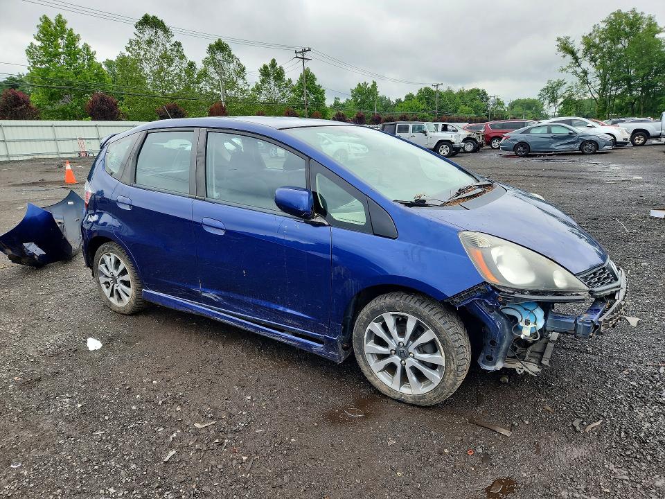 2013 Honda Fit VIN JHMGE8H51DC062461 COPART salvage auction — FRONT END, CT - CERT OF TITLE-SALVAGE, sold $475 on 2026-07-24 (photo 4)