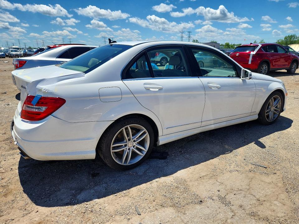 2014 Mercedes-benz C-klasse VIN WDDGF8AB1EA938429 COPART salvage auction — REAR END, Il - Salvage Certificate, sold $3,200 on 2026-07-21 (photo 3)