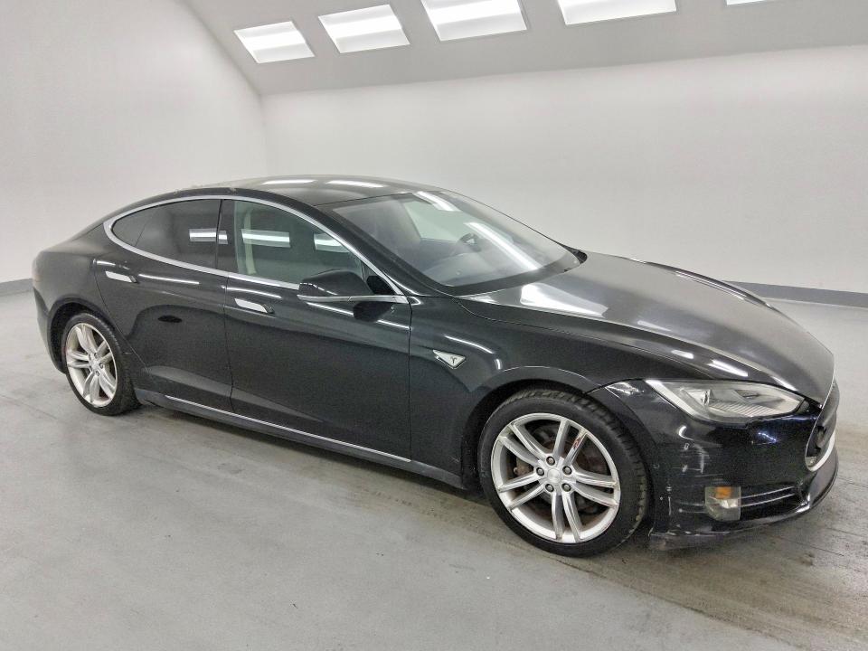 2013 Tesla Model s VIN 5YJSA1BG5DFP08693 COPART salvage auction — FRONT END, CA - CERTIFICATE OF TITLE, sold $3,650 on 2026-07-07 (photo 4)