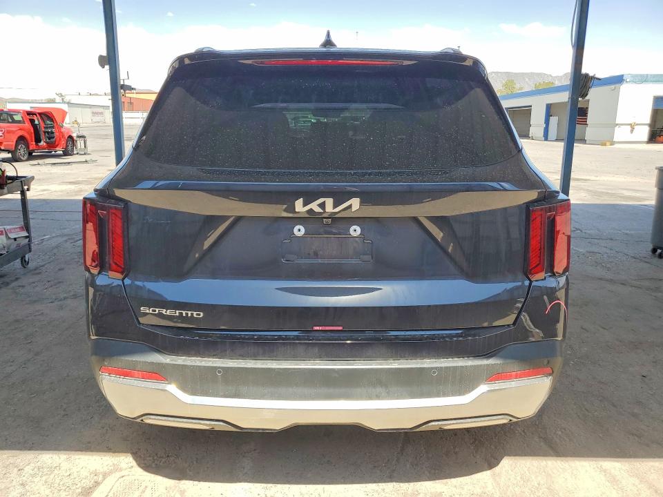 2025 Kia Sorento VIN 5XYRL4JC9SG346415 COPART salvage auction — FRONT END, TX - SALVAGE VEHICLE TITLE, sold $12,200 on 2026-08-28 (photo 6)