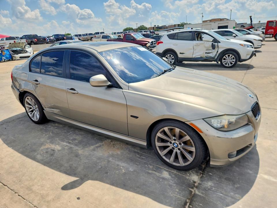 2011 BMW 3er VIN WBAPH7G51BNM58375 COPART salvage auction — REAR END, Tx - Salvage Vehicle Title, sold $1,200 on 2026-07-30 (photo 4)