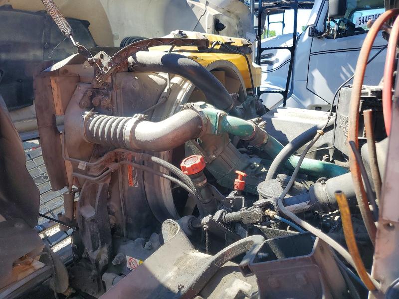 2014 Volvo Vah VIN 4V5RC9DG6EN164468 COPART salvage auction — FRONT END, KY - CERTIFICATE OF TITLE (P), sold $7,500 on 2026-07-27 (photo 7)