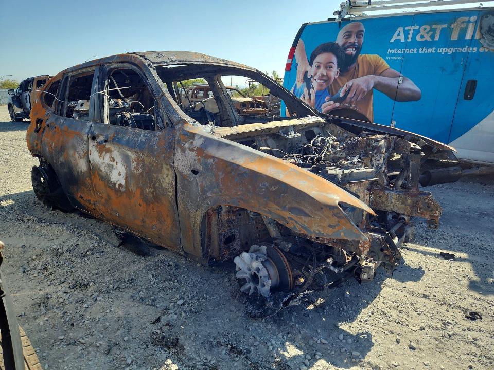 2017 BMW X3 VIN 5UXWZ7C51H0T43538 COPART salvage auction — BURN, Ca - Non-Repairable Vehicle Cert, sold $300 on 2026-07-17 (photo 4)
