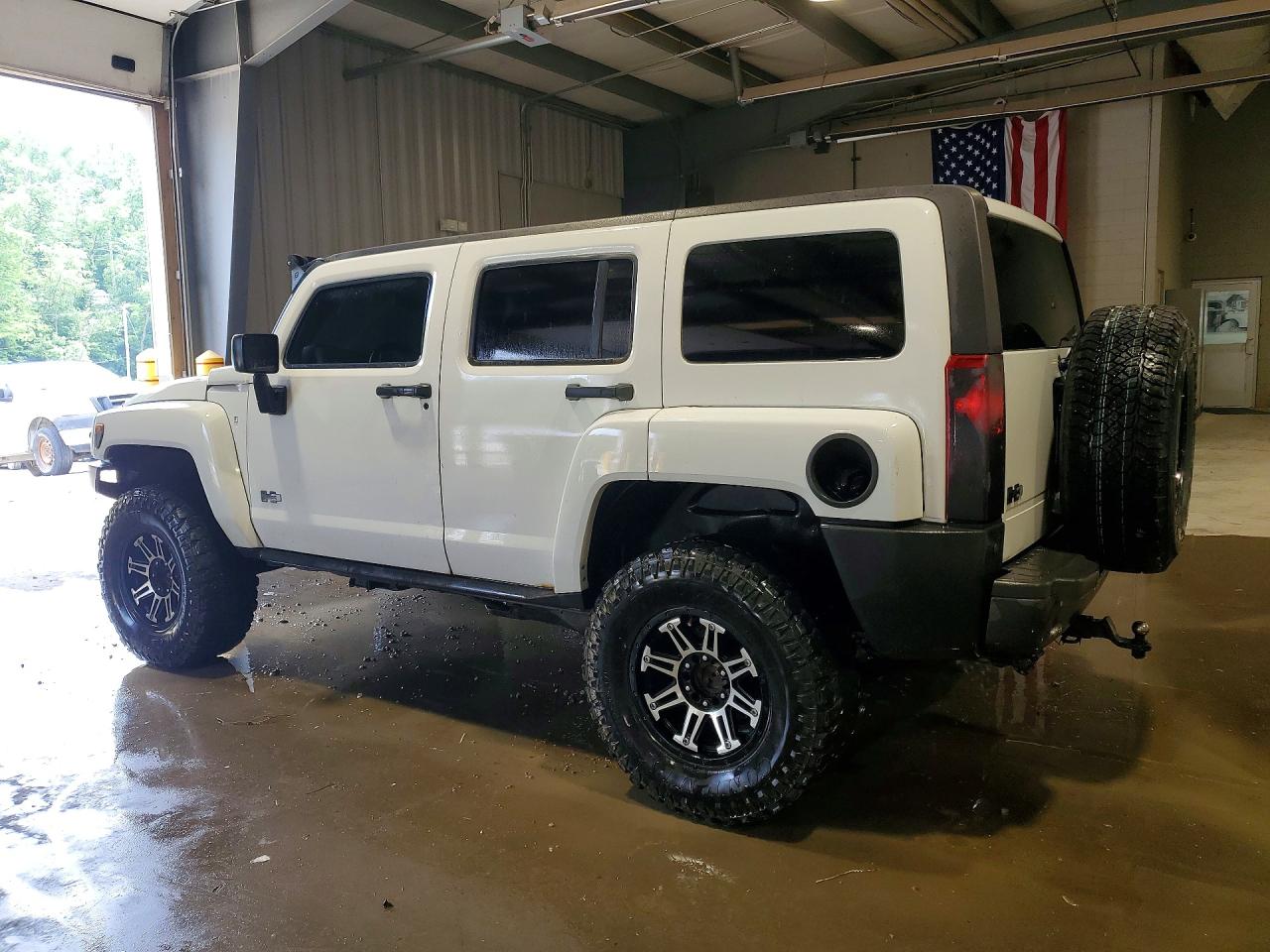 2006 Hummer H3 VIN 5GTDN136068306921 COPART salvage auction — Minor Dent/Scratches, PA - CERT OF TITLE, sold $1,150 on 2026-07-02 (photo 2)