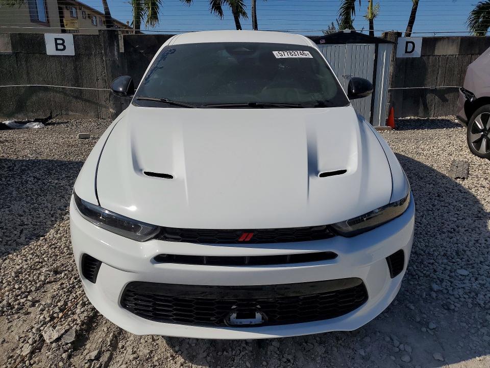 2023 Dodge Hornet VIN ZACNDFAN7P3A02086 COPART salvage auction — MINOR DENT/SCRATCHES, Pa - Certificate Of Salvage, sold $4,500 on 2026-07-03 (photo 5)