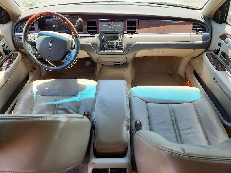 2007 Lincoln TOWN CAR VIN 1LNHM82W97Y639377 COPART salvage auction — SIDE, Md - Cert Of Salvage > 75% Damage, sold $400 on 2026-07-17 (photo 8)
